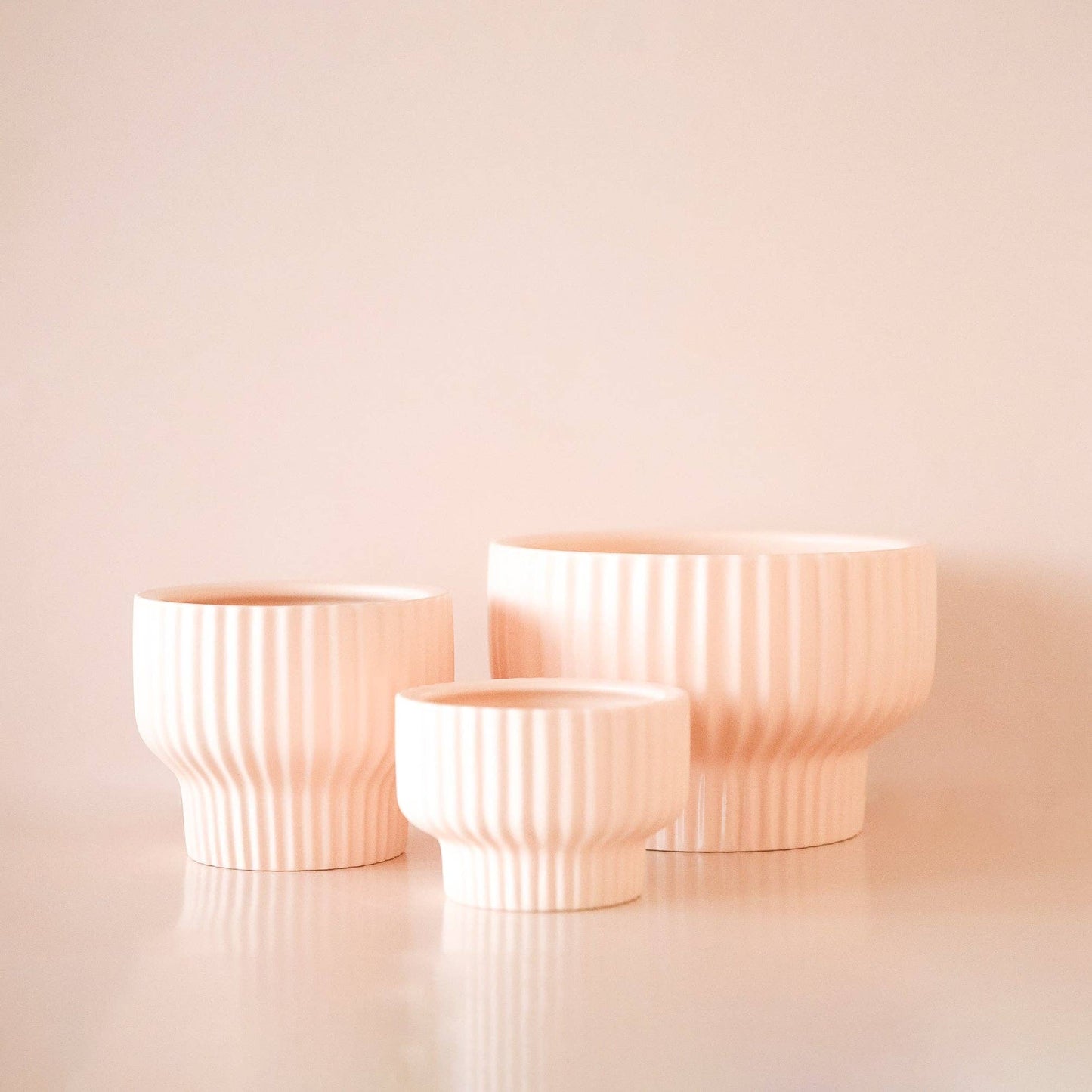 Ballerina pedestal pot