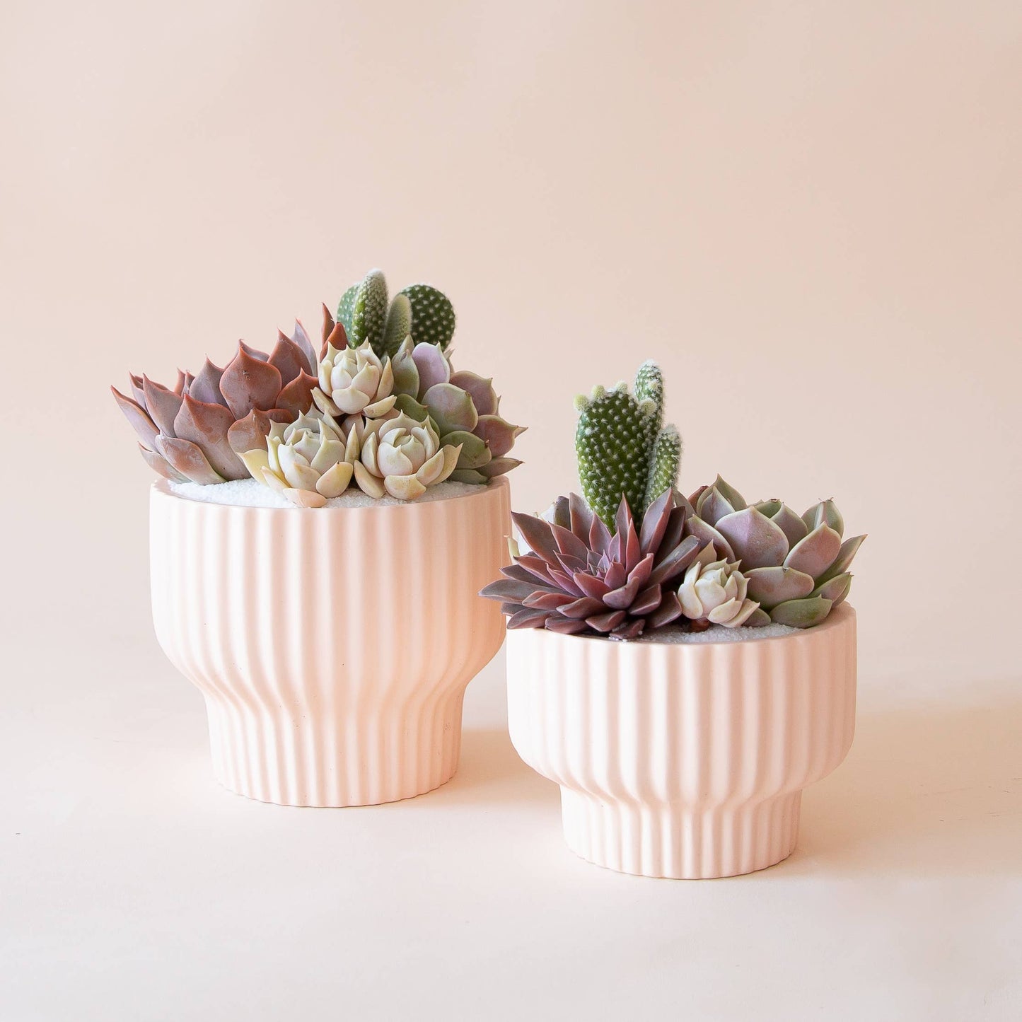 Ballerina pedestal pot