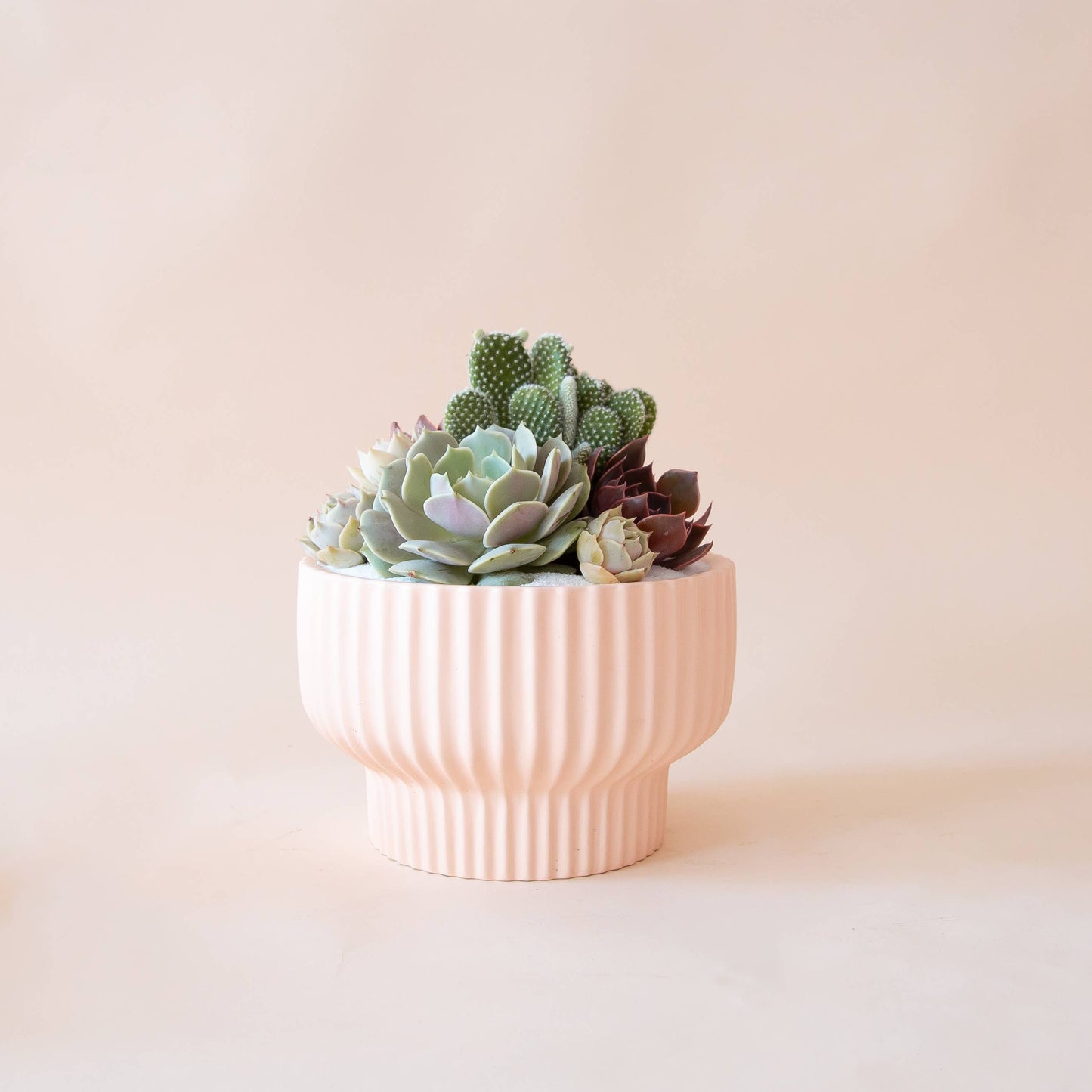 Ballerina pedestal pot