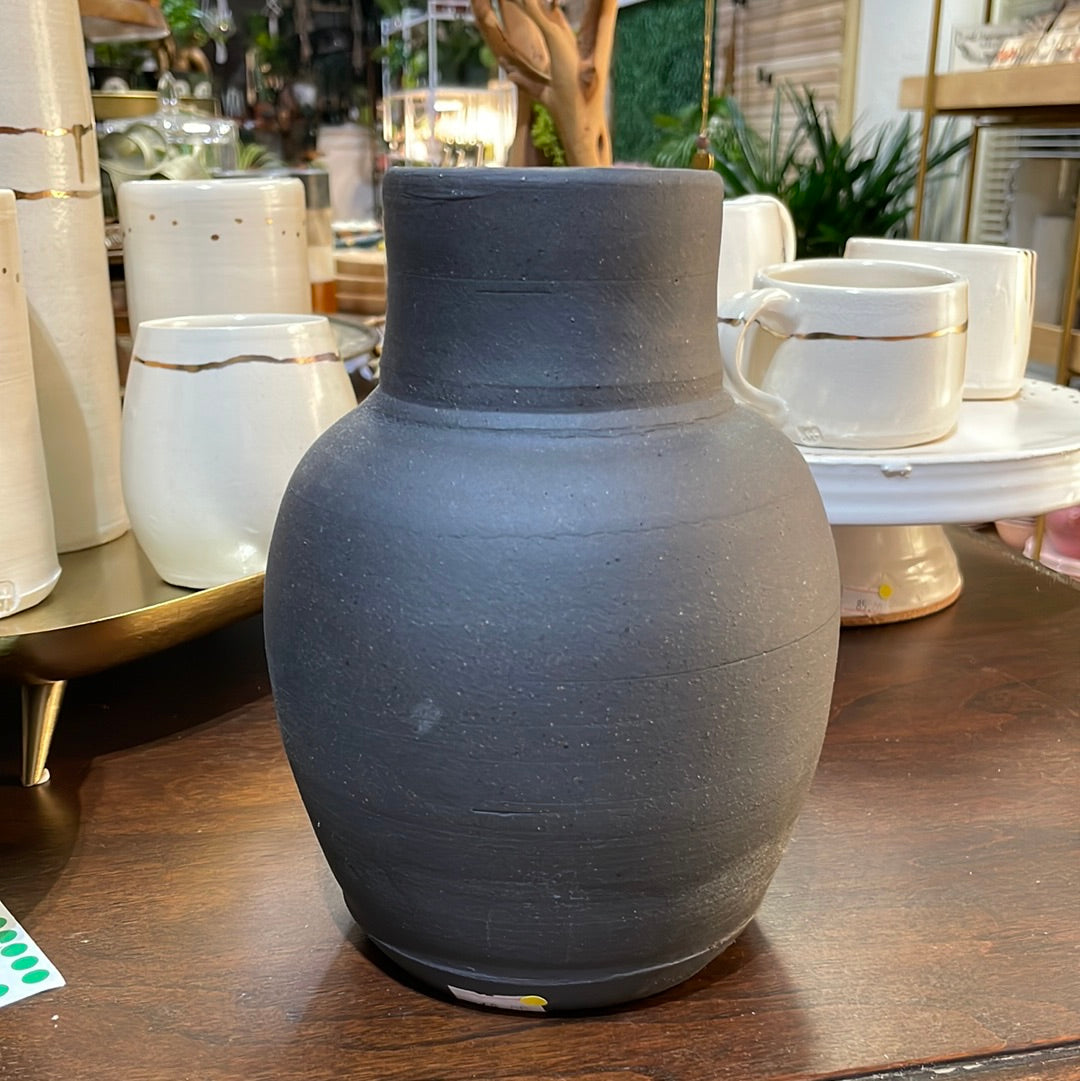 Medium vase