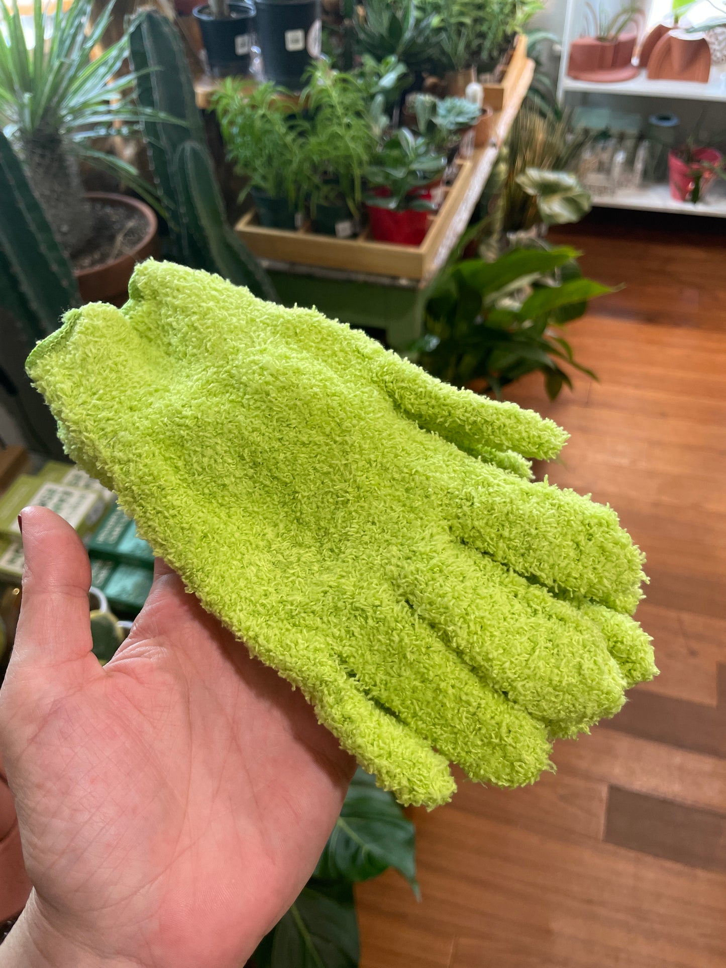 Microfiber glove pair