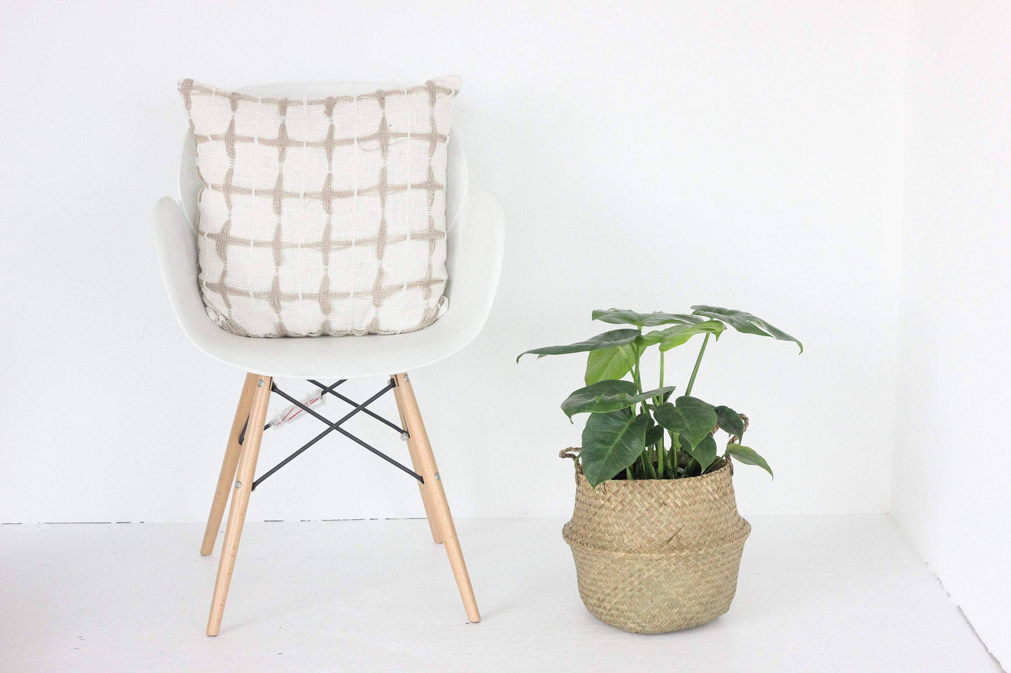 Woven Seagrass Belly Basket Planter