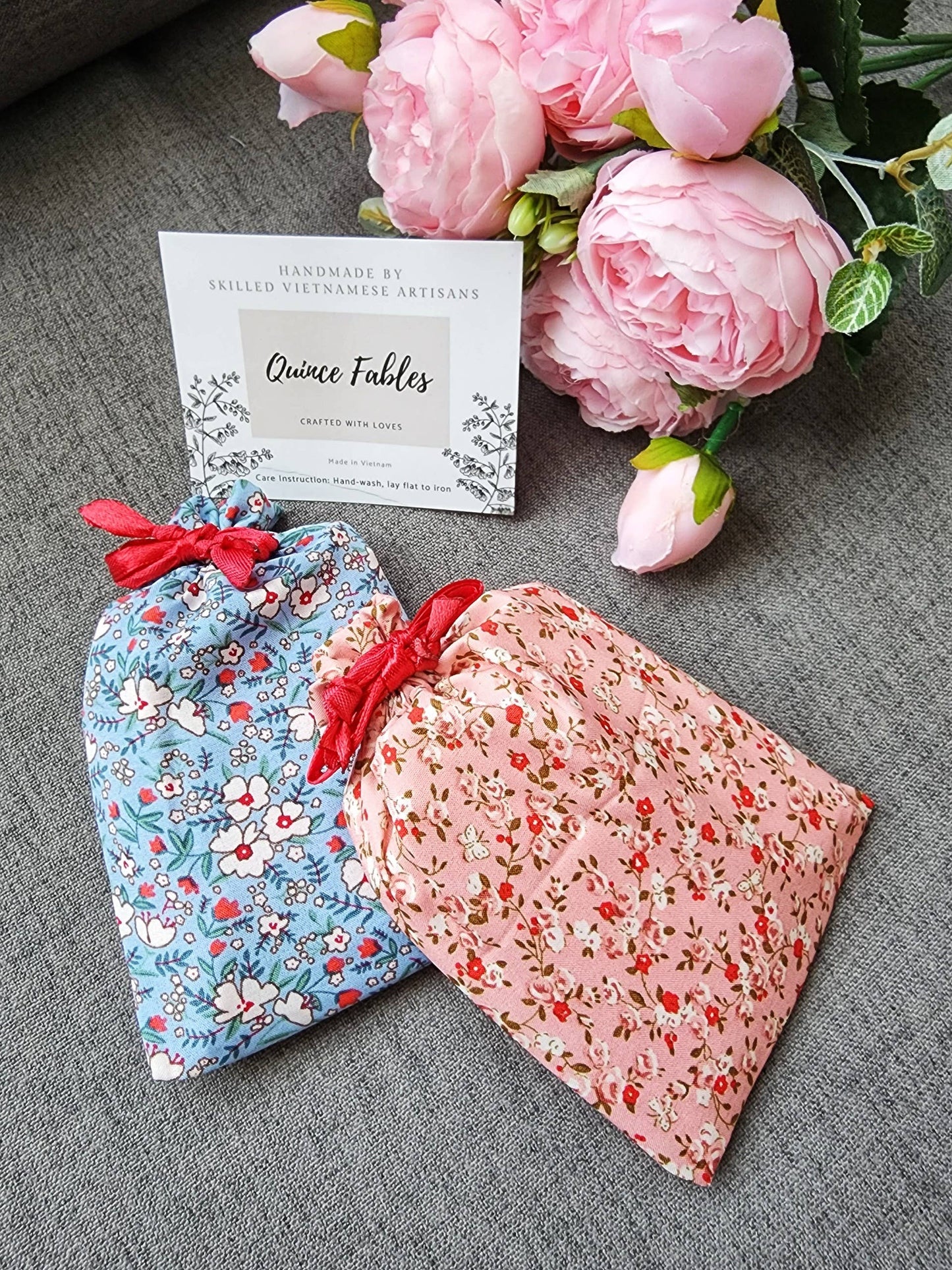 Floral Embroidered Compact Mirror, Collection Sophia