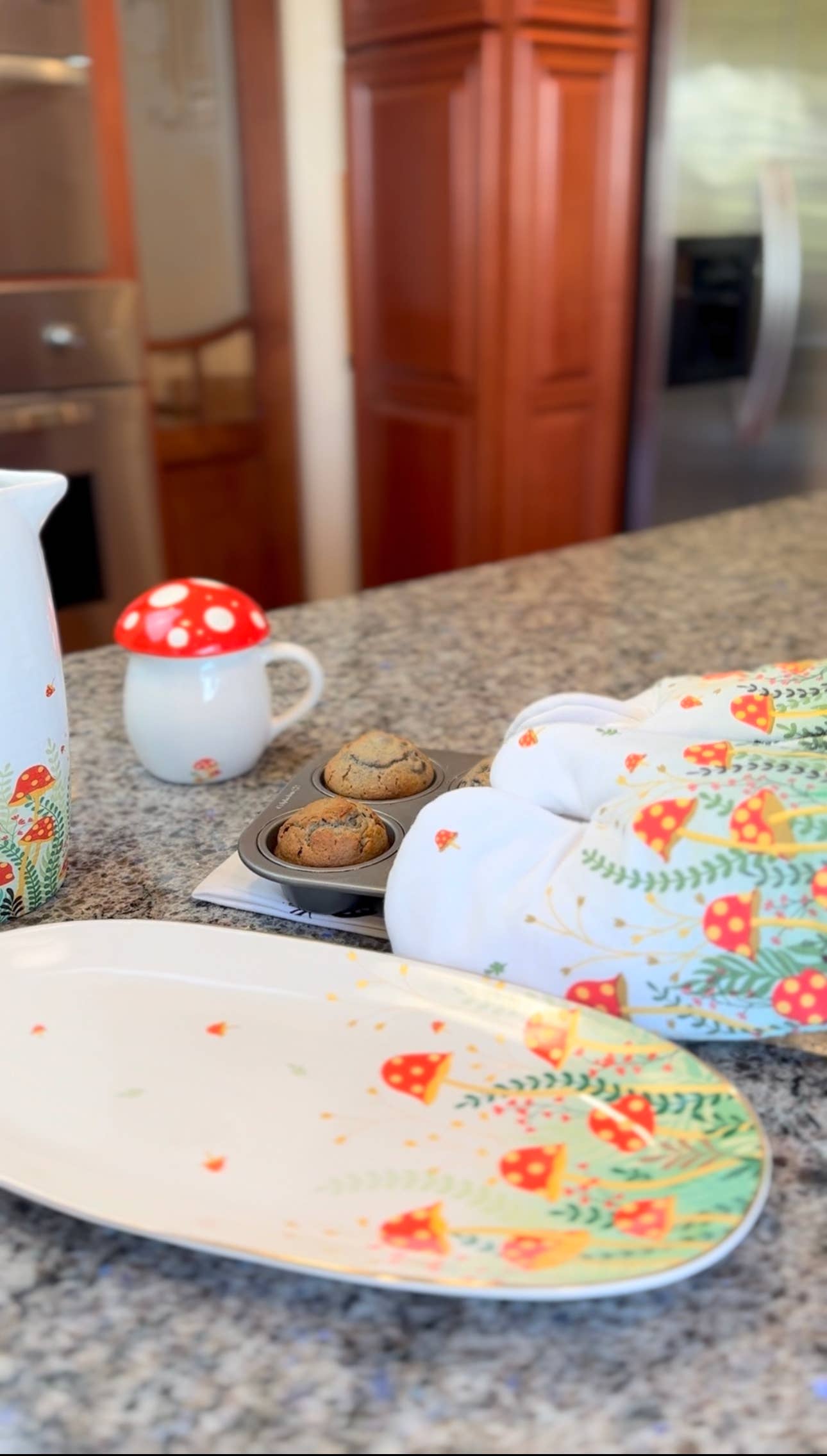 Mushroom w/ Lid Ceramic Coffee Mug - 12 oz