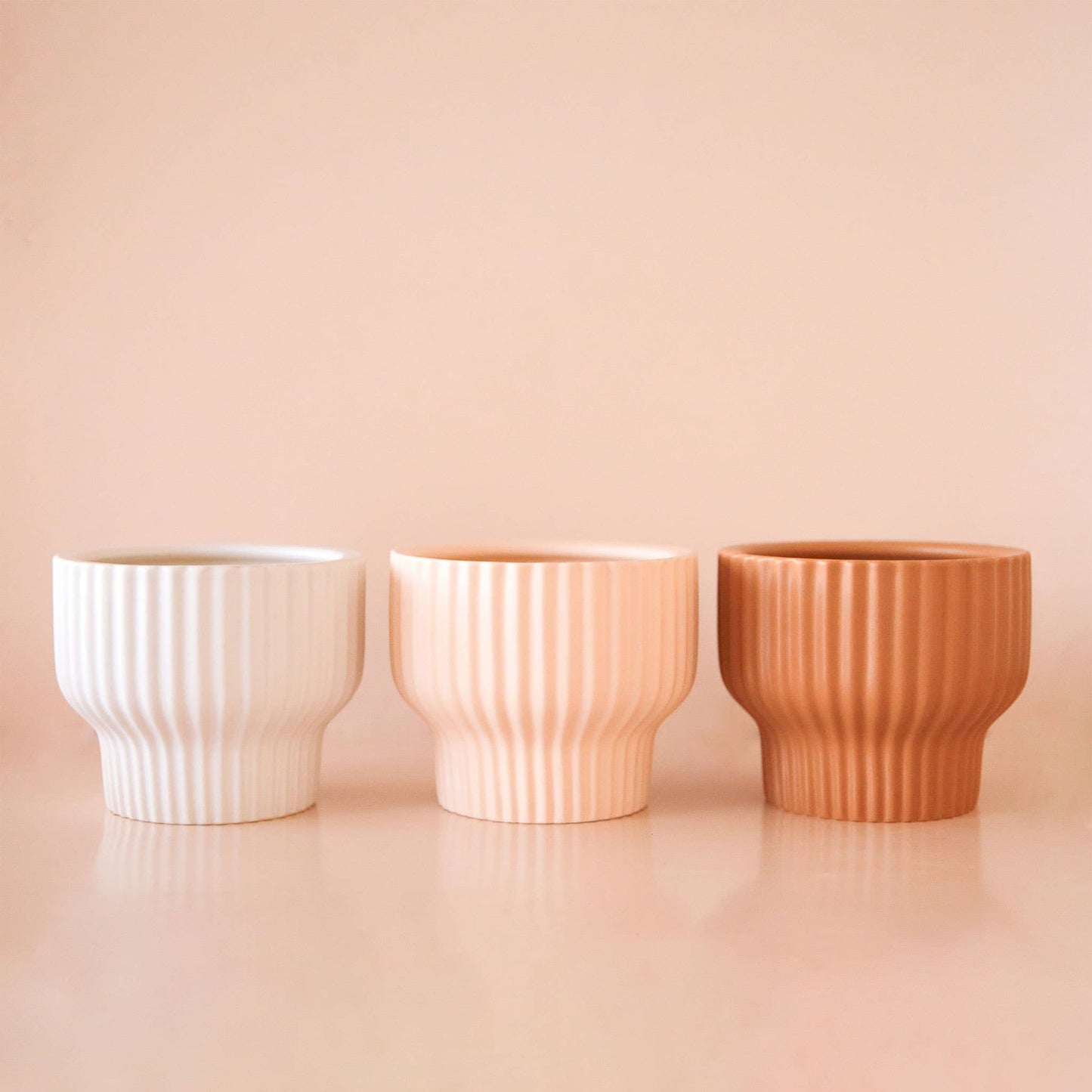 Ballerina pedestal pot